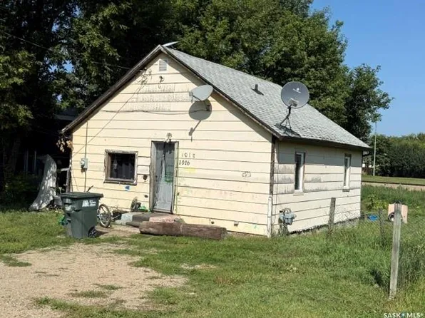 1016 17th STREET W, Prince Albert, SK S6V 3Y8