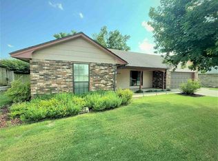 2512 Briar Ridge Rd, Ponca City, OK 74604