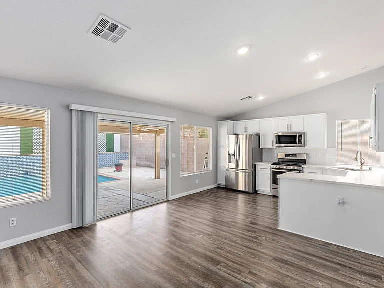 2717 Briarcliff Ave — Photo 5