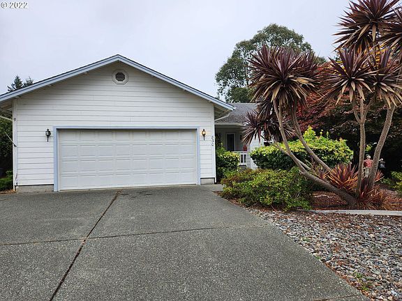 2nd image of 830 Crestwood Pl