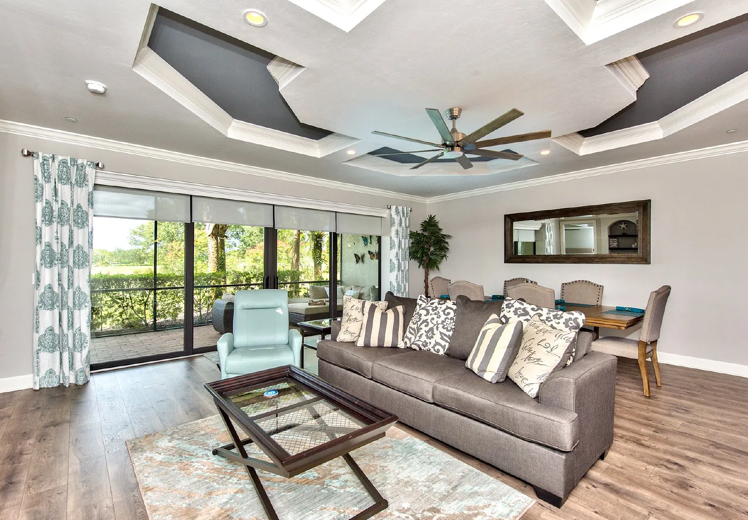 2 bed, 2.0 bath, 1717 sqft, $9,000 — Photo 3