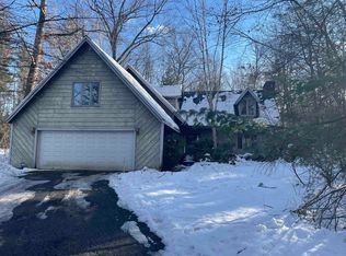 6 Farmer Rd, Merrimack, NH 03054