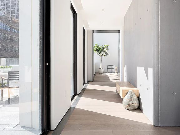 5th image of 455 W 19th St Unit Penthouse 2