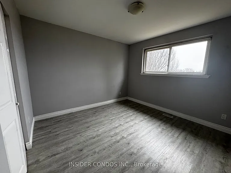 49 Doncaster Dr #UPPER — Photo 15