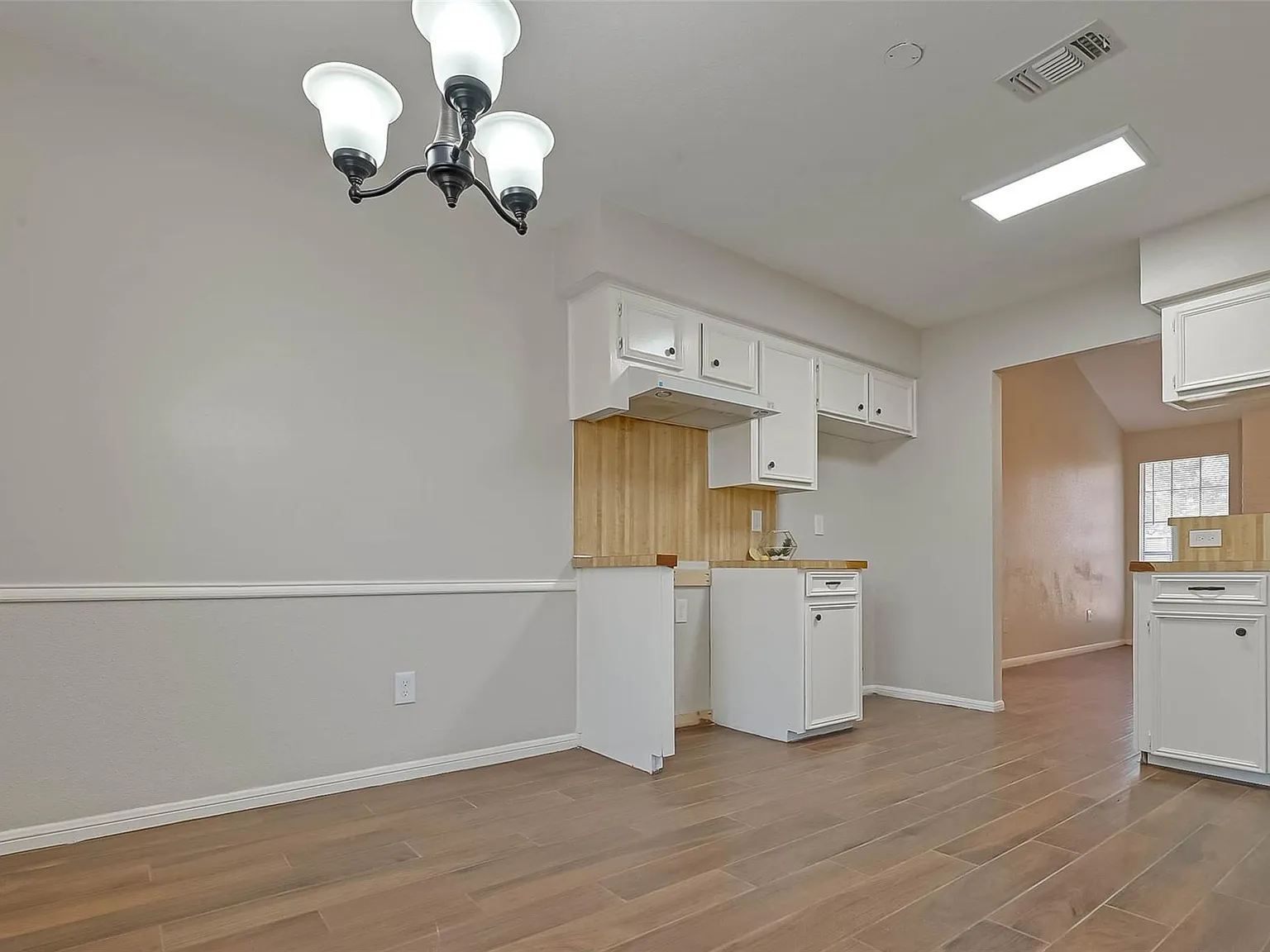 3 bed, 2.0 bath, 1158 sqft, $1,700 — Photo 4