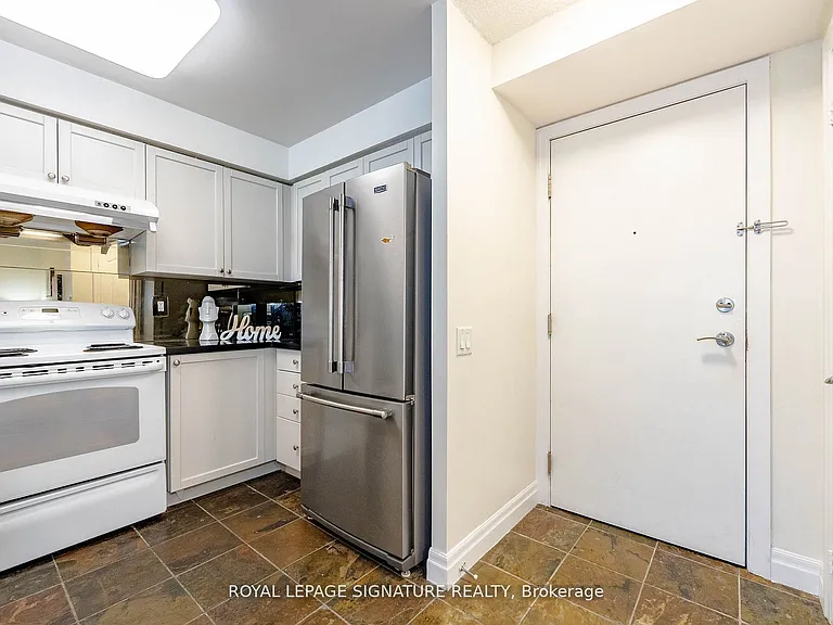21 Hillcrest Ave #209 — Photo 16