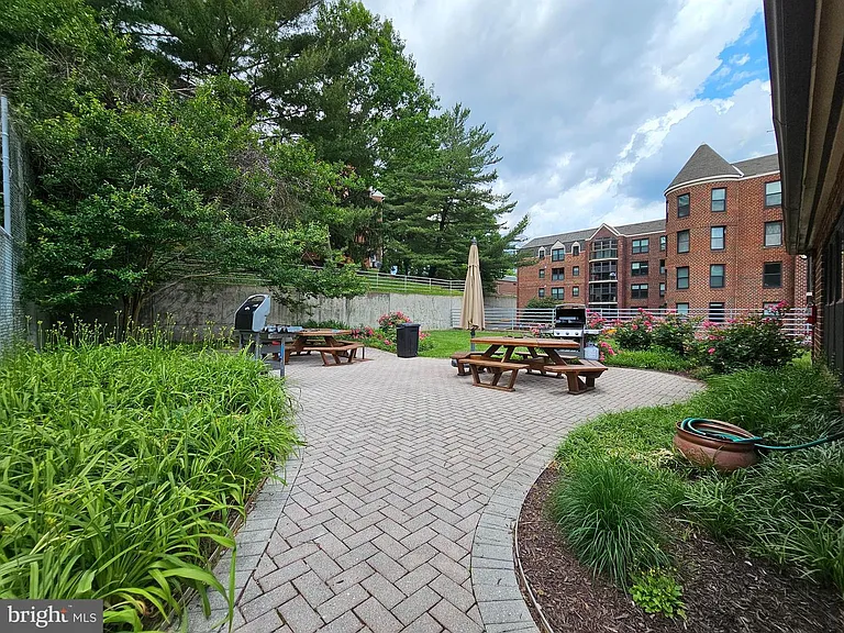 2100 Langston Blvd #207 — Photo 23