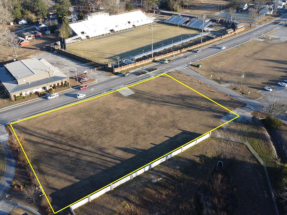 1st image of 609 Main Street