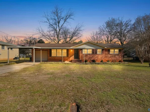 3504 Cable St NW, Huntsville, AL 35810