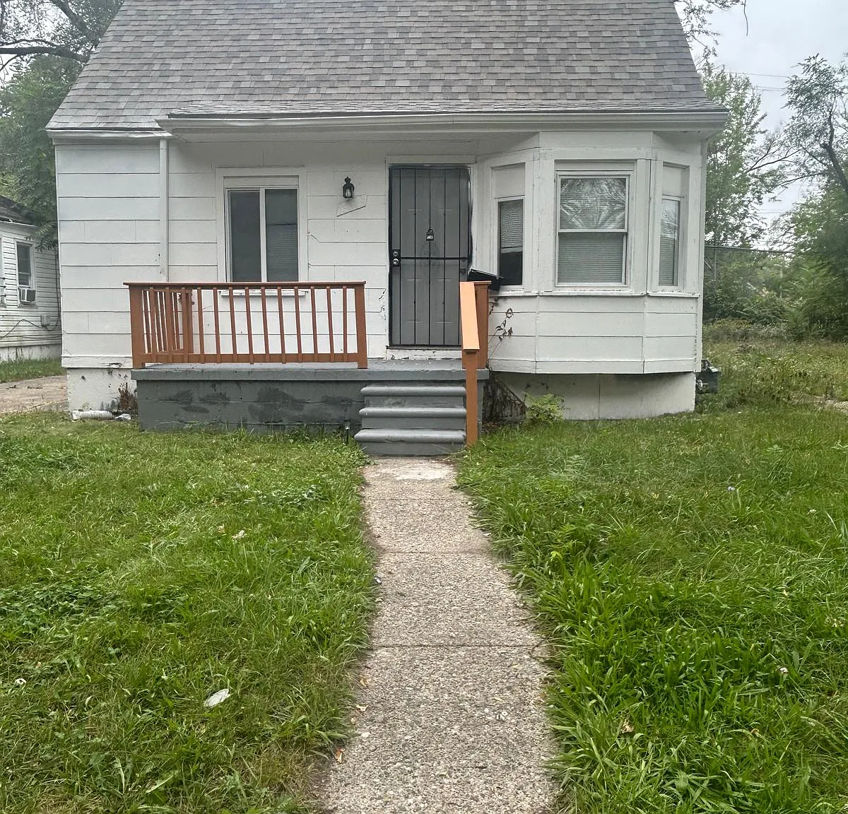 3 bed, 911 sqft, $1,400 — Photo 1