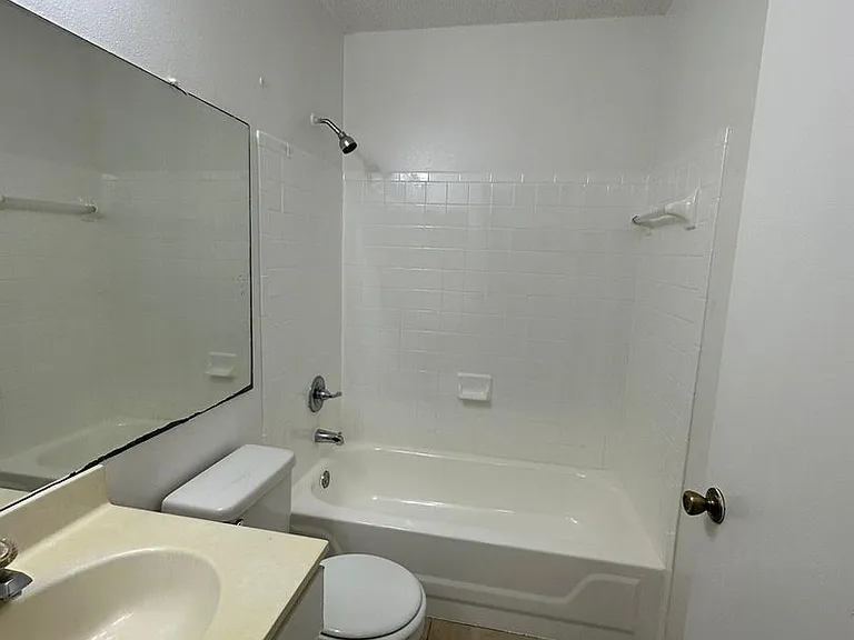11225 W Atlantic Blvd — Photo 2