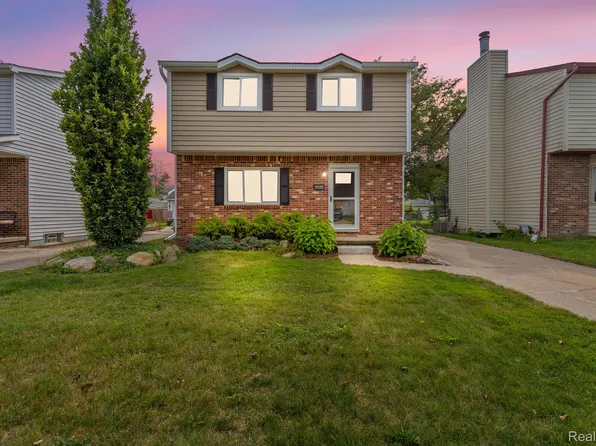 23192 Elmira St, Clinton Township, MI 48035