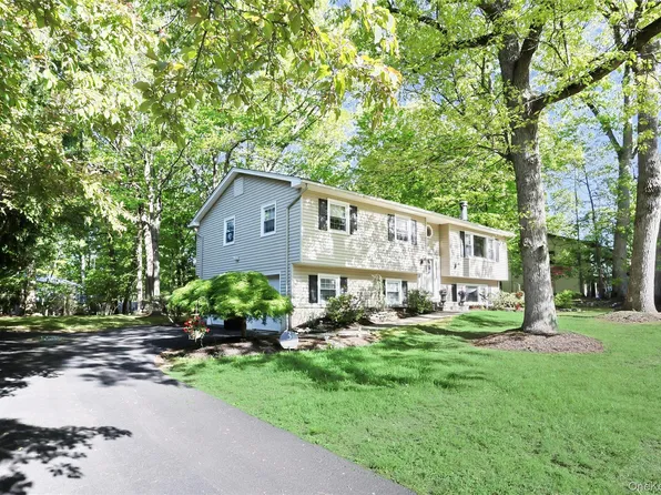 3 Durham Lane, Suffern, NY 10901