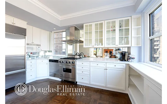 Rented by Douglas Elliman | media 15