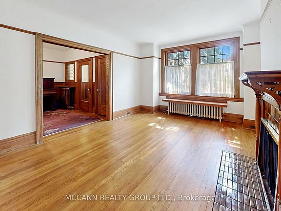 5th image of 252 Sheldrake Blvd