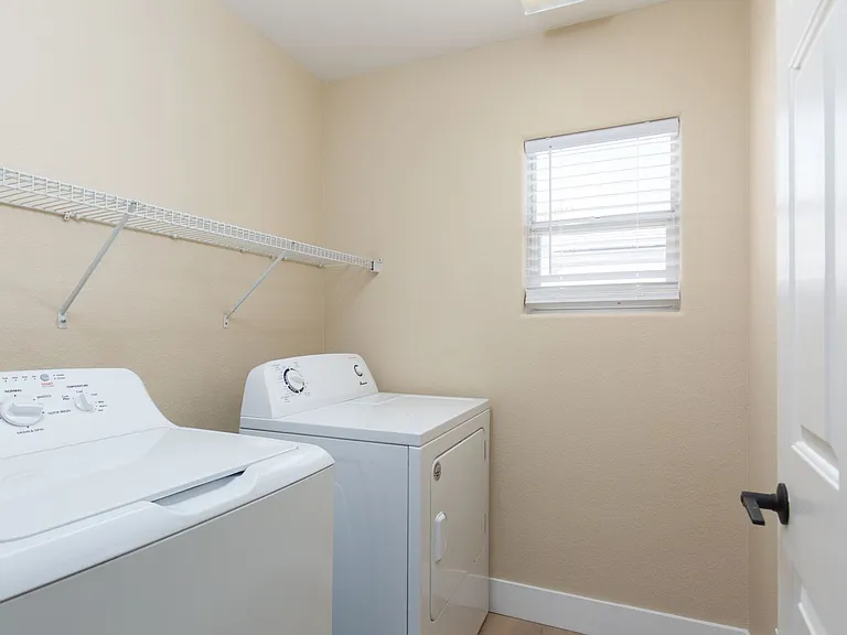 8723 Evan Lilas St — Photo 26