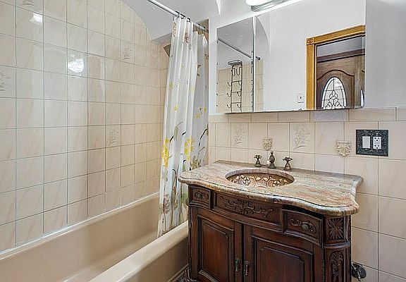 5th image of 60-22 Wetherole St