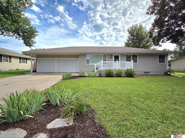 1721 Summit St, Beatrice, NE 68310