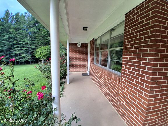 3rd image of 291 Evans Ridge Rd
