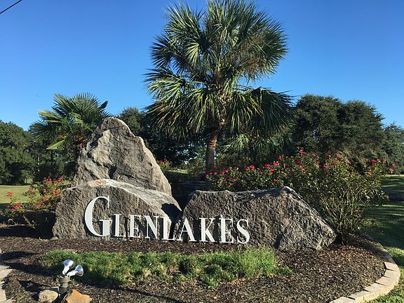 Home is located in Leisure Lakes section of Glen Lakes, a golf course community, with fishing lake access.