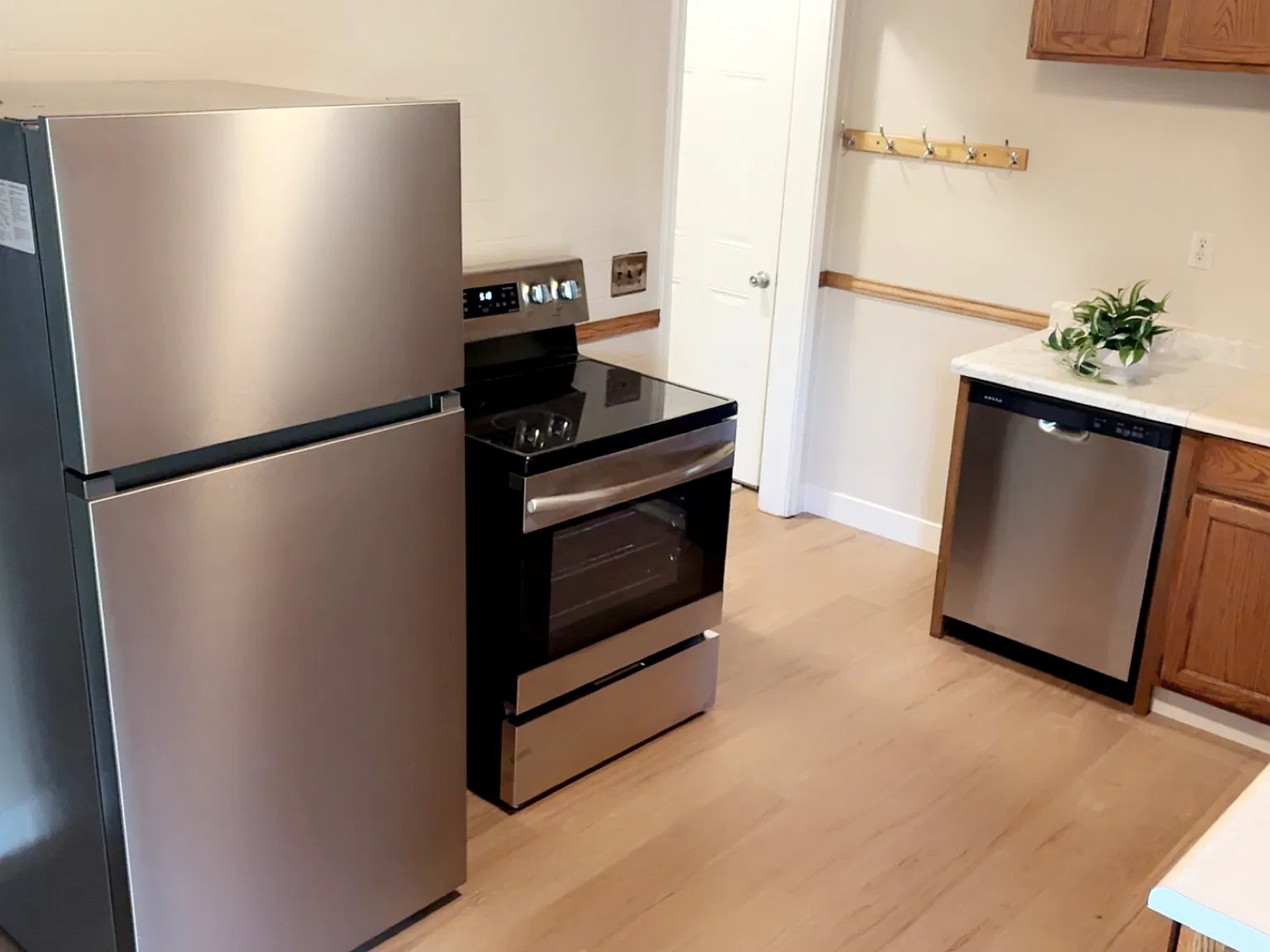 909 N Jay St — Photo 1