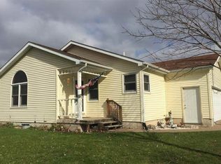1022 N 4th St, Guttenberg, IA 52052