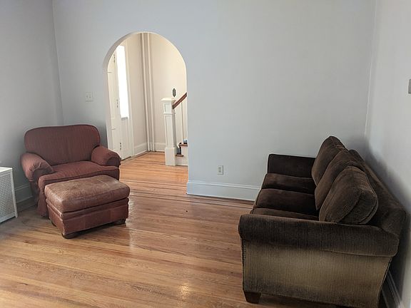 5th image of 23 Parkwood St