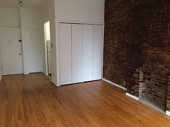 Rented by Acacia Realty