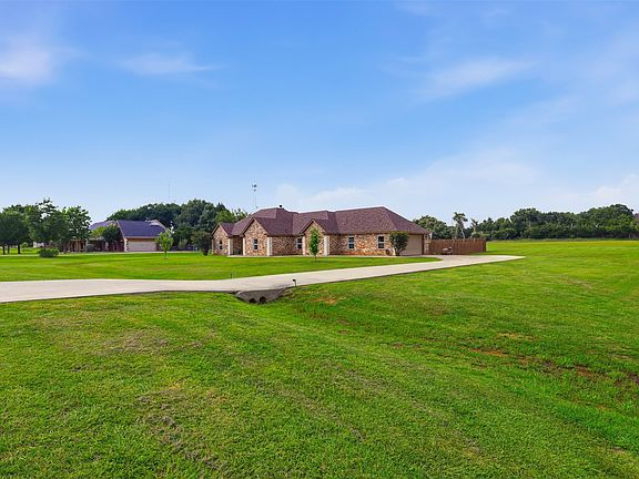 5th image of 2425 Pecan Springs Rd