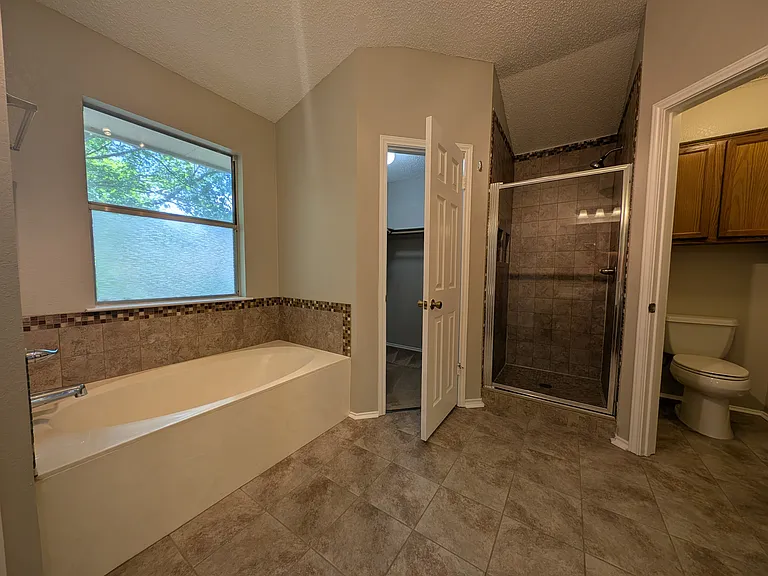 10901 Watchful Fox Dr — Photo 33