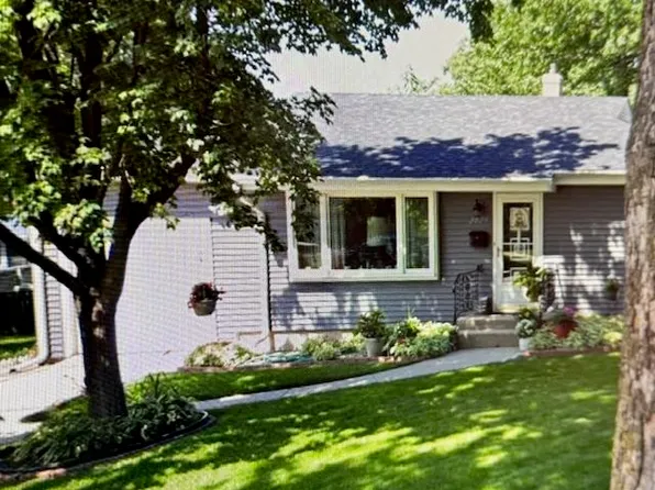 2029 24th St, Rockford, IL 61108