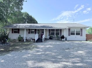 22851 Pleasant Dr, Lebanon, MO 65536