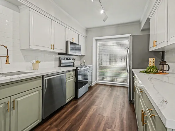 2125 Winrock Blvd #38, Houston, TX 77057