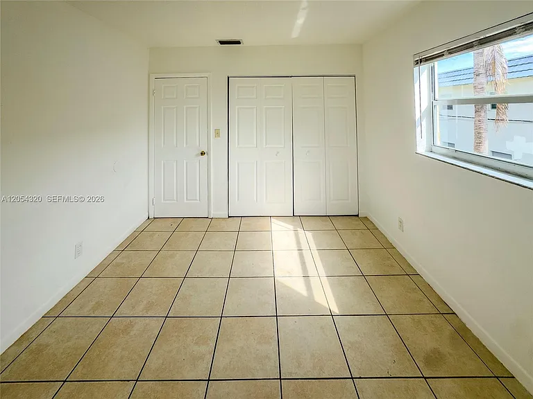 4061 N Dixie Hwy #31 — Photo 6