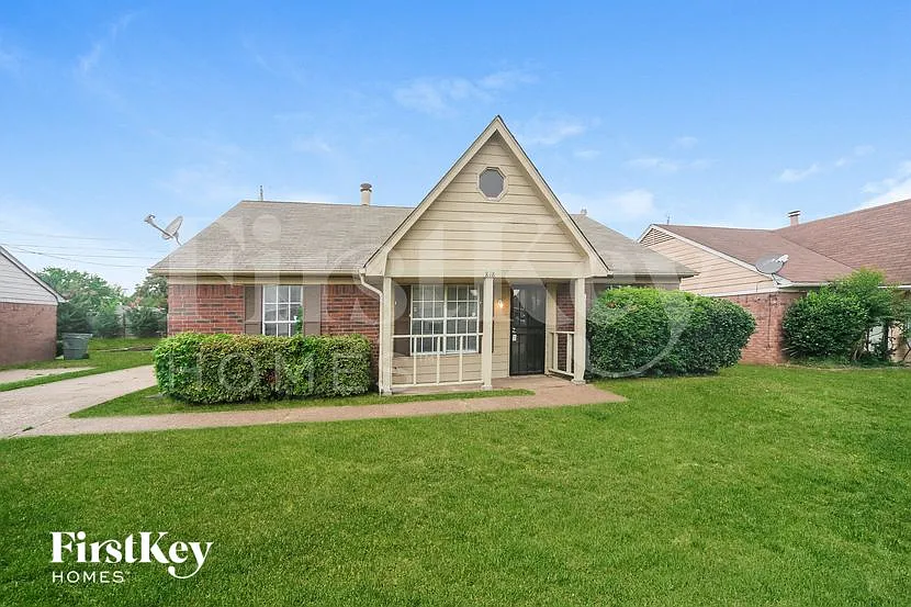 3 bed, 2.0 bath, 1160 sqft, $1,410 — Photo 2