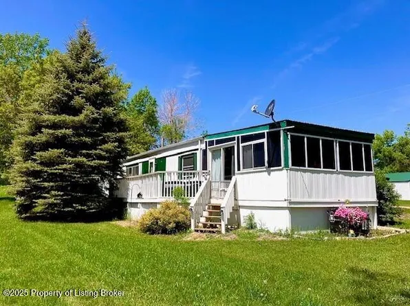 429 N East St, Hebron, ND 58638