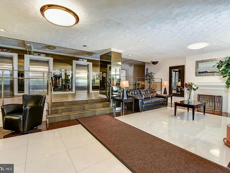 1111 Arlington Blvd #429 — Photo 4