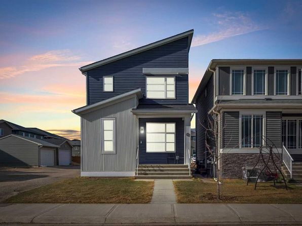 220 W Cornerstone Grv NE, Calgary, AB T3N 2A6