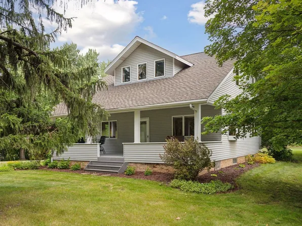 3383 Bavaria Rd, Chaska, MN 55318