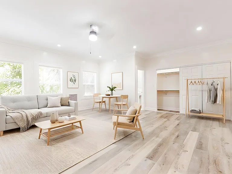 Loma Drive Apartments — Photo 3