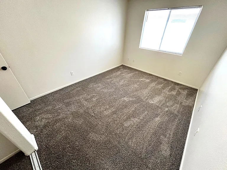 4916 River Splash Ave — Photo 16