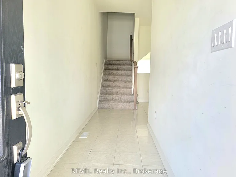 171 Bur Oak Dr — Photo 3