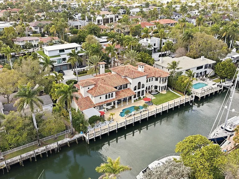 628 Coral Way — Photo 3