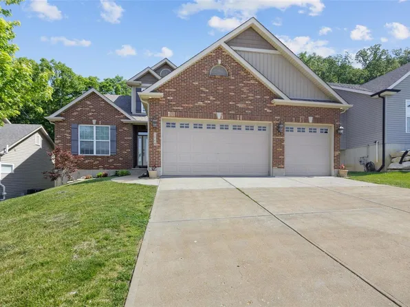 1069 Remington Dr, Imperial, MO 63052