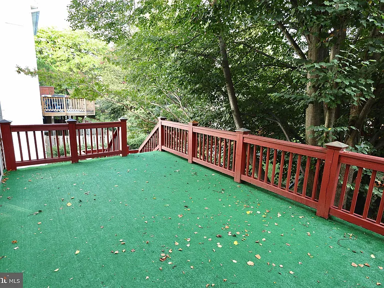 6633 Creek Point Way — Photo 32