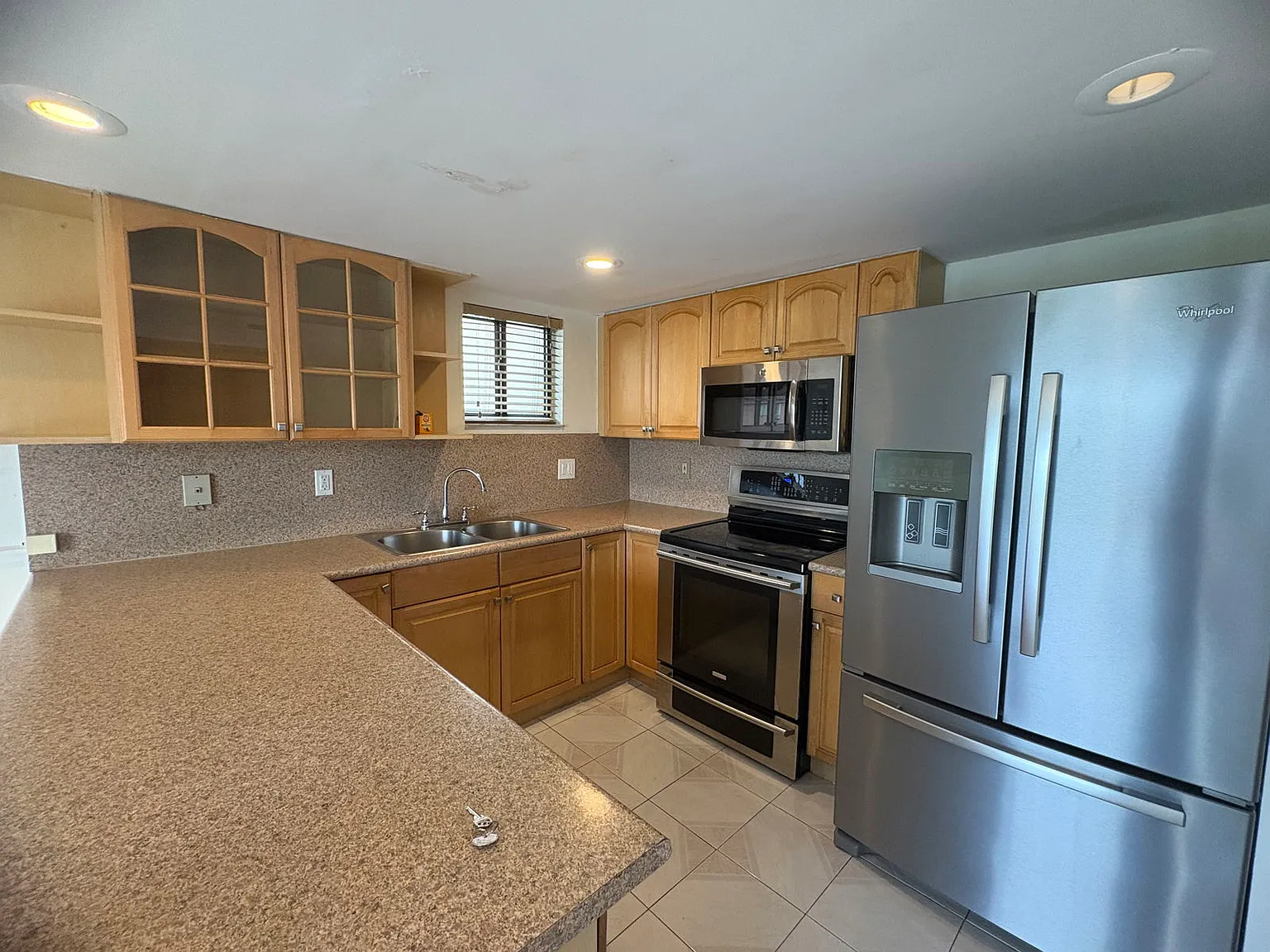 3 bed, 2.5 bath, 1309 sqft, $2,600 — Photo 4