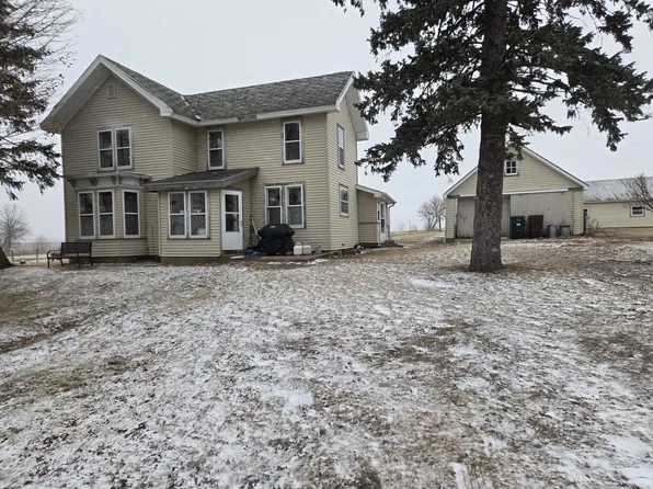 17532 W Eagle Point Rd, Polo, IL 61064