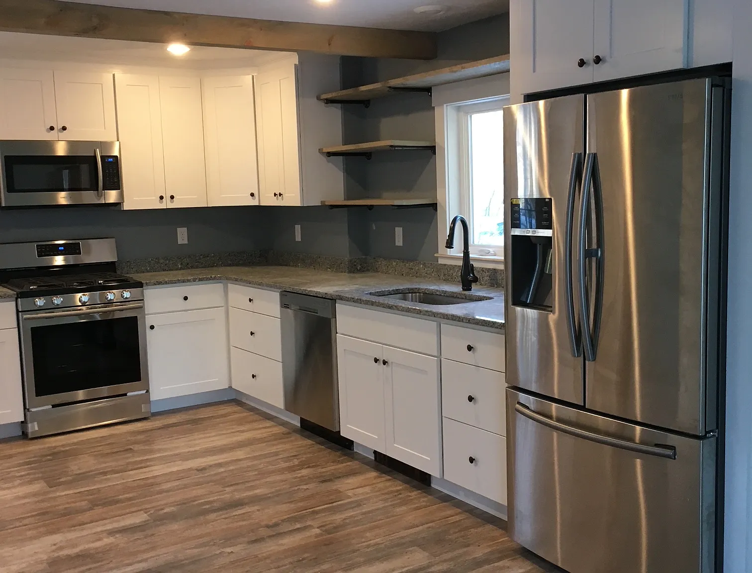 2 bed, 1100 sqft, $2,700 — Photo 1