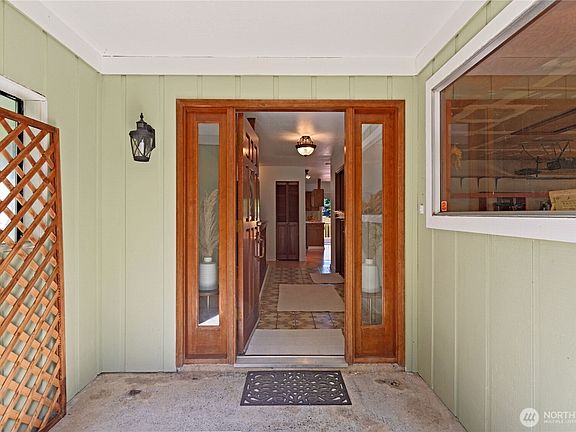 3rd image of 51 E Sinclair Place