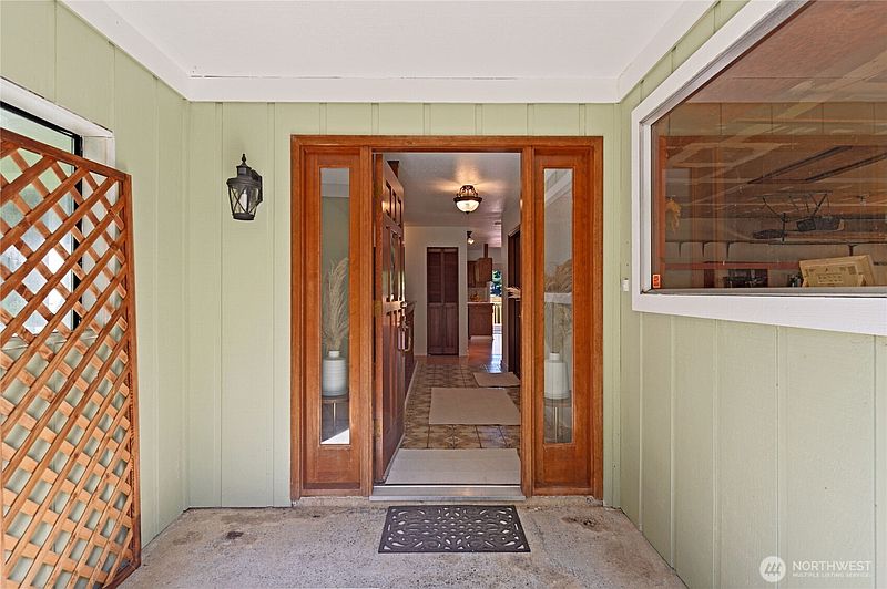 3rd image of 51 E Sinclair Place